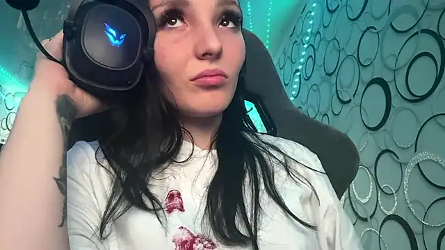 Snapshot of DetraBasner chatting on 07.11.26 DetraBasner online show from 07.11.26