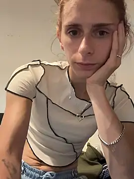 Snapshot of Luisawilliam chatting on 07.16.26 Luisawilliam online show from 07.16.26