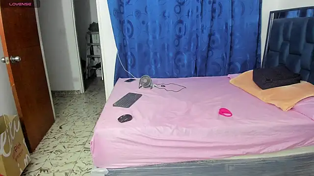 LupeAdams online show from 02.11.25