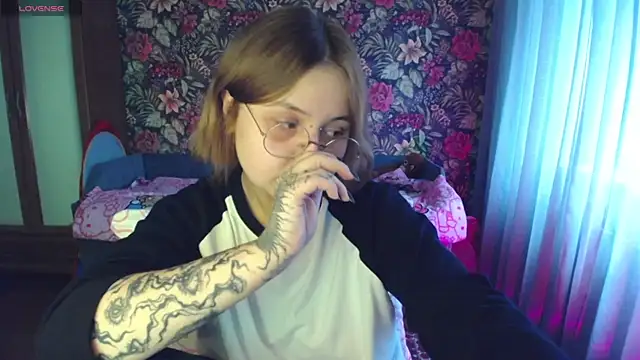 Snapshot of brandylamrane chatting on 07.11.26 brandylamrane online show from 07.11.26