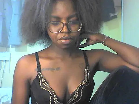 Snapshot of Ebonymuse chatting on 07.15.26 Ebonymuse online show from 07.15.26