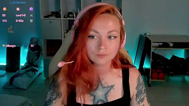 Snapshot of Annie__Bloom chatting on 07.29.26 Annie Bloom online show from 07.29.26