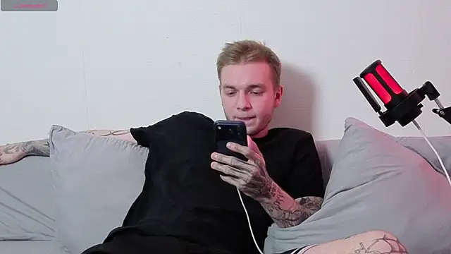 Snapshot of jxxxsti0n chatting on 07.23.26 jxxxsti0n online show from 07.23.26