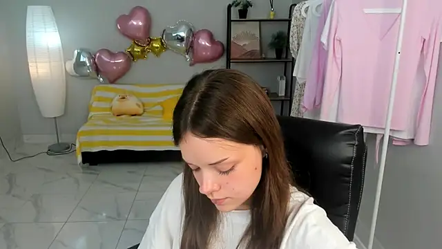 Snapshot of DeniseWilson chatting on 07.22.26 DeniseWilson online show from 07.22.26