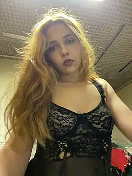 Snapshot of Nissza chatting on 07.15.26 Nissza online show from 07.15.26