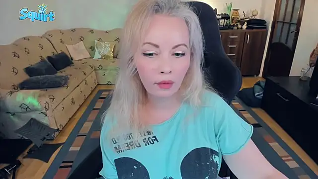 Snapshot of WhitneyLynn chatting on 03.14.25 WhitneyLynn online show from 03.14.25