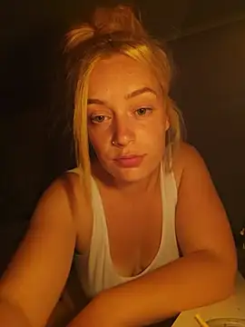 SweetbutKirstyx online show from 07.24.26