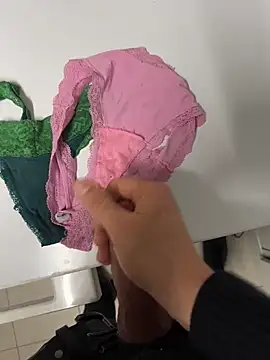 swissboy22 online show from 12.18.25