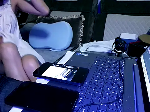 Snapshot of cmp-001 chatting on 07.24.26 cmp-001 online show from 07.24.26