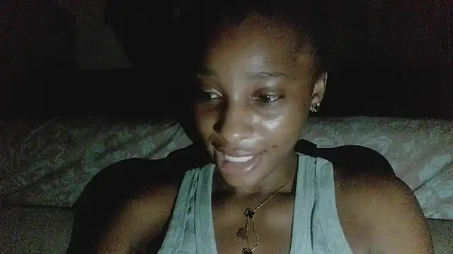 Snapshot of Nirahbeauty chatting on 07.19.26 Nirahbeauty online show from 07.19.26