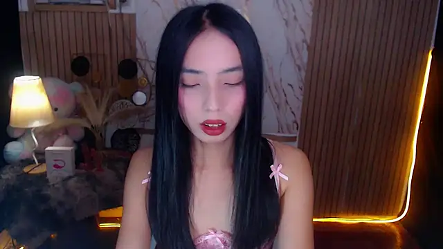 Snapshot of Trans_yvone chatting on 07.22.26 Trans yvone online show from 07.22.26
