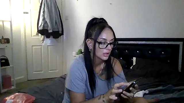 Pretty Kizzi online show from 08.02.26
