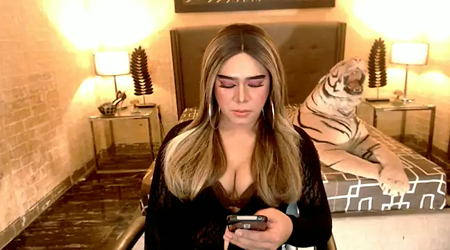 Snapshot of BigCumHuntersxx chatting on 01.23.25 BigCumHuntersxx online show from 01.23.25