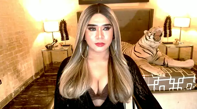 Snapshot of BigCumHuntersxx chatting on 01.24.25 BigCumHuntersxx online show from 01.24.25