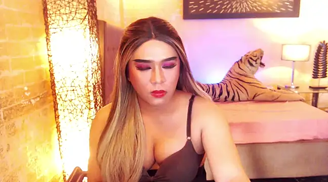 Snapshot of BigCumHuntersxx chatting on 03.08.25 BigCumHuntersxx online show from 03.08.25