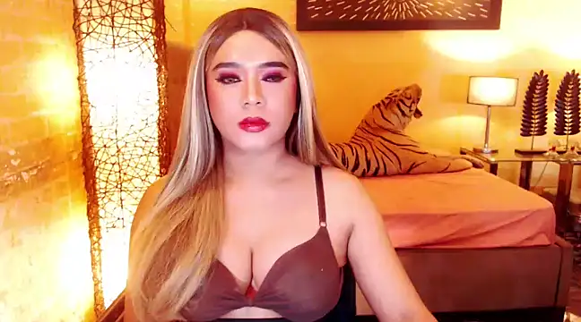 Snapshot of BigCumHuntersxx chatting on 03.14.25 BigCumHuntersxx online show from 03.14.25