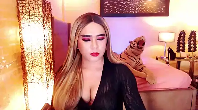 Snapshot of BigCumHuntersxx chatting on 03.19.25 BigCumHuntersxx online show from 03.19.25