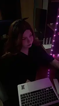 Snapshot of JosieLawton chatting on 07.26.26 JosieLawton online show from 07.26.26