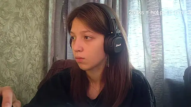 Snapshot of CornyPlaten chatting on 07.28.26 CornyPlaten online show from 07.28.26