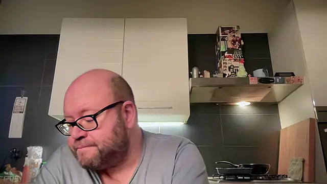 theitalianbear online show from 02.21.25