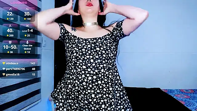 Snapshot of victoriatvac chatting on 07.27.26 victoriatvac online show from 07.27.26
