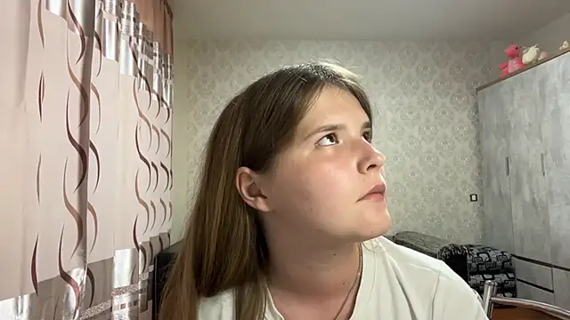 Snapshot of FayePapakostas chatting on 07.27.26 FayePapakostas online show from 07.27.26
