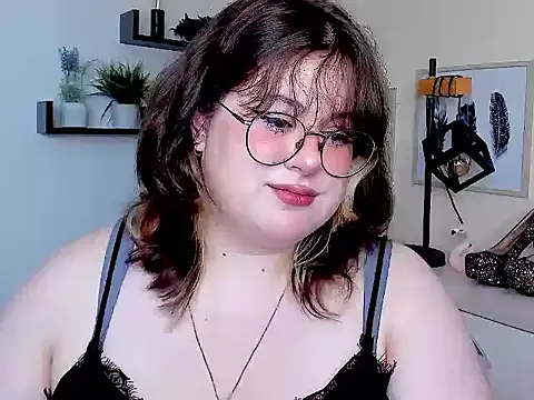 Snapshot of OpheliaLush chatting on 08.03.26 OpheliaLush online show from 08.03.26