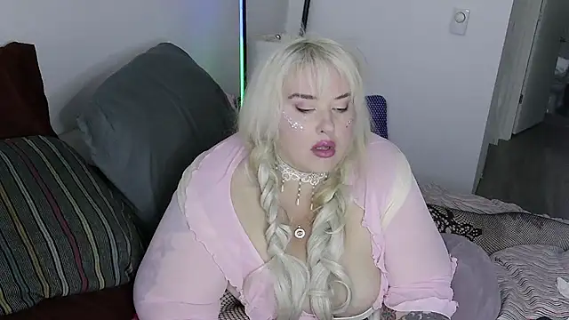Snapshot of BBWBELLABELLY chatting on 08.06.26 BBWBELLABELLY online show from 08.06.26