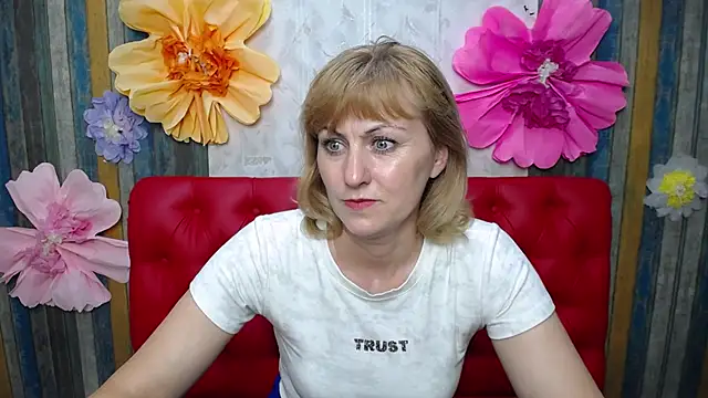 Snapshot of RebecaMarti chatting on 08.02.26 RebecaMarti online show from 08.02.26