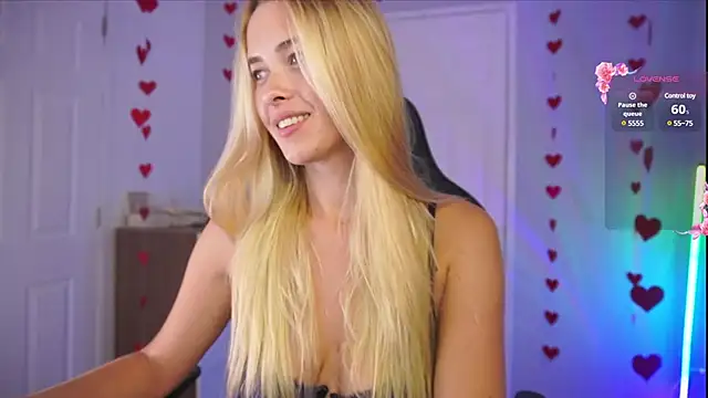 Snapshot of DanikaDillan chatting on 02.13.25 DanikaDillan online show from 02.13.25