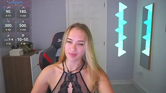 Snapshot of DanikaDillan chatting on 07.17.26 DanikaDillan online show from 07.17.26