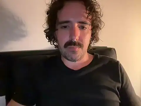Snapshot of Lorenzvael chatting on 07.31.26 Lorenzvael online show from 07.31.26