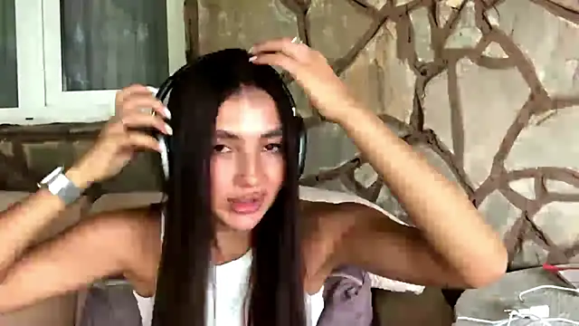 Snapshot of Ellya_ chatting on 08.04.26 Ellya online show from 08.04.26