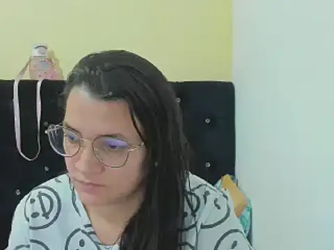 Snapshot of MARILYN_GARCIA chatting on 12.21.24 MARILYN GARCIA online show from 12.21.24
