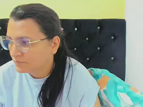 Snapshot of MARILYN_GARCIA chatting on 12.24.24 MARILYN GARCIA online show from 12.24.24