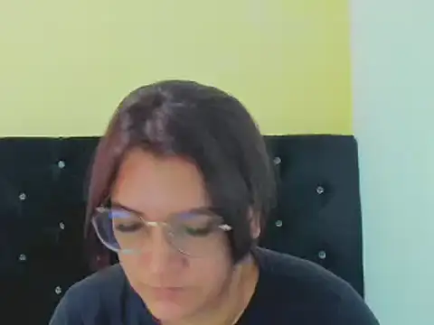 Snapshot of MARILYN_GARCIA chatting on 12.28.24 MARILYN GARCIA online show from 12.28.24