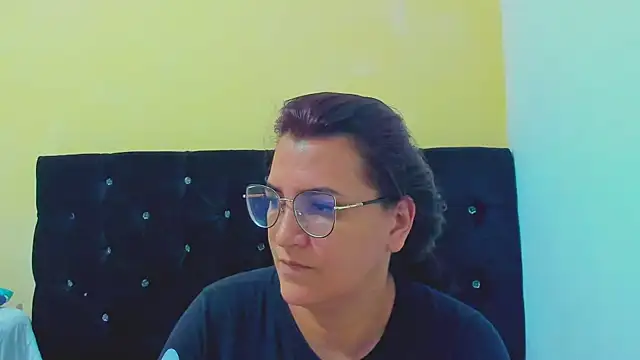 Snapshot of MARILYN_GARCIA chatting on 12.28.24 MARILYN GARCIA online show from 12.28.24