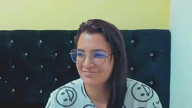 Snapshot of MARILYN_GARCIA chatting on 12.29.24 MARILYN GARCIA online show from 12.29.24