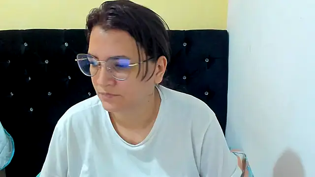 Snapshot of MARILYN_GARCIA chatting on 12.30.24 MARILYN GARCIA online show from 12.30.24
