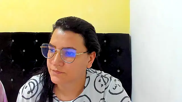 Snapshot of MARILYN_GARCIA chatting on 01.03.25 MARILYN GARCIA online show from 01.03.25