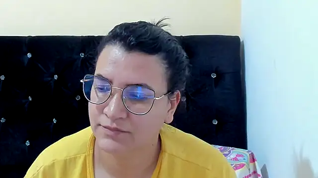 Snapshot of MARILYN_GARCIA chatting on 01.04.25 MARILYN GARCIA online show from 01.04.25