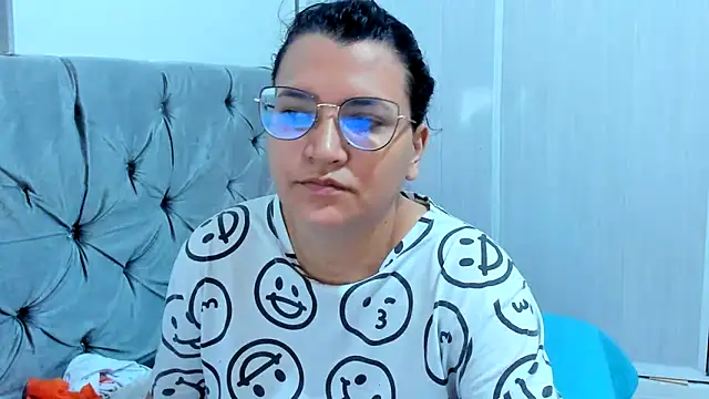 Snapshot of MARILYN_GARCIA chatting on 01.15.25 MARILYN GARCIA online show from 01.15.25