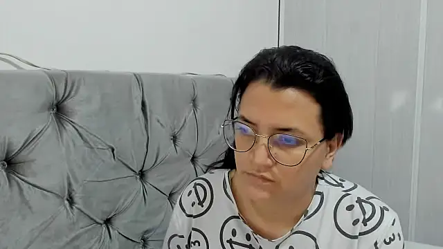 Snapshot of MARILYN_GARCIA chatting on 01.27.25 MARILYN GARCIA online show from 01.27.25