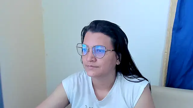 Snapshot of MARILYN_GARCIA chatting on 02.10.25 MARILYN GARCIA online show from 02.10.25