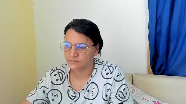 Snapshot of MARILYN_GARCIA chatting on 02.11.25 MARILYN GARCIA online show from 02.11.25