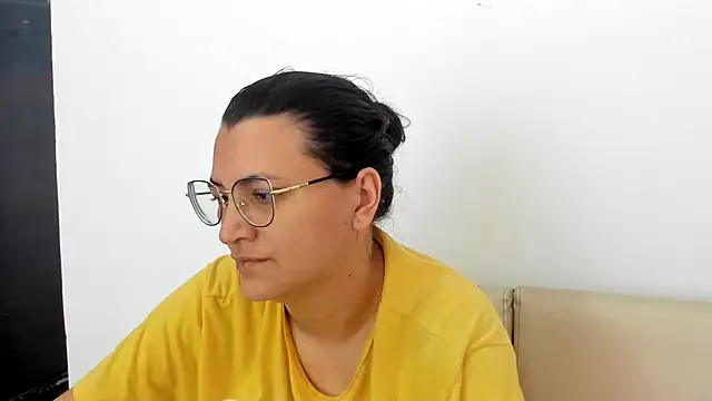 Snapshot of MARILYN_GARCIA chatting on 02.21.25 MARILYN GARCIA online show from 02.21.25