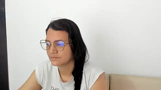 Snapshot of MARILYN_GARCIA chatting on 02.22.25 MARILYN GARCIA online show from 02.22.25