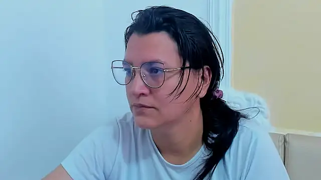 Snapshot of MARILYN_GARCIA chatting on 03.02.25 MARILYN GARCIA online show from 03.02.25