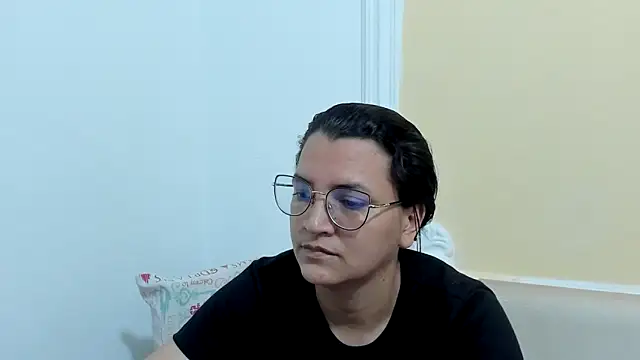 Snapshot of MARILYN_GARCIA chatting on 03.03.25 MARILYN GARCIA online show from 03.03.25
