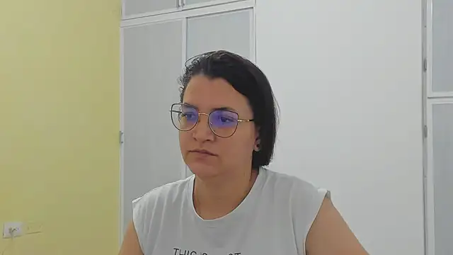 Snapshot of MARILYN_GARCIA chatting on 03.12.25 MARILYN GARCIA online show from 03.12.25